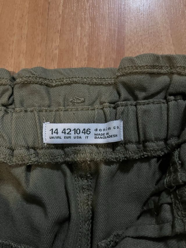 Pantalón verde niña