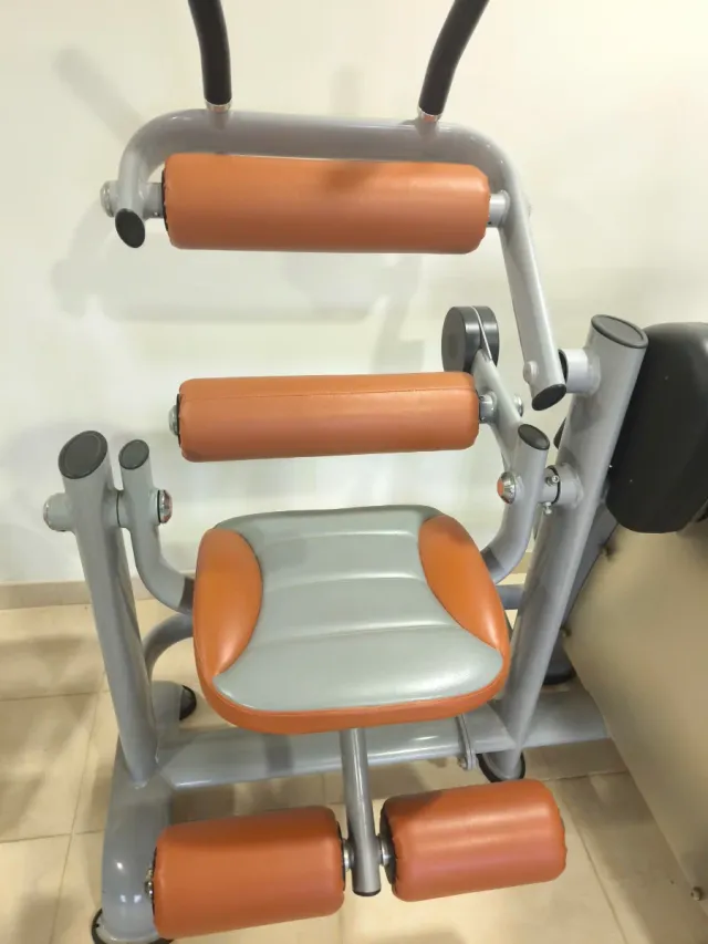Máquinas gimnasio abdominal