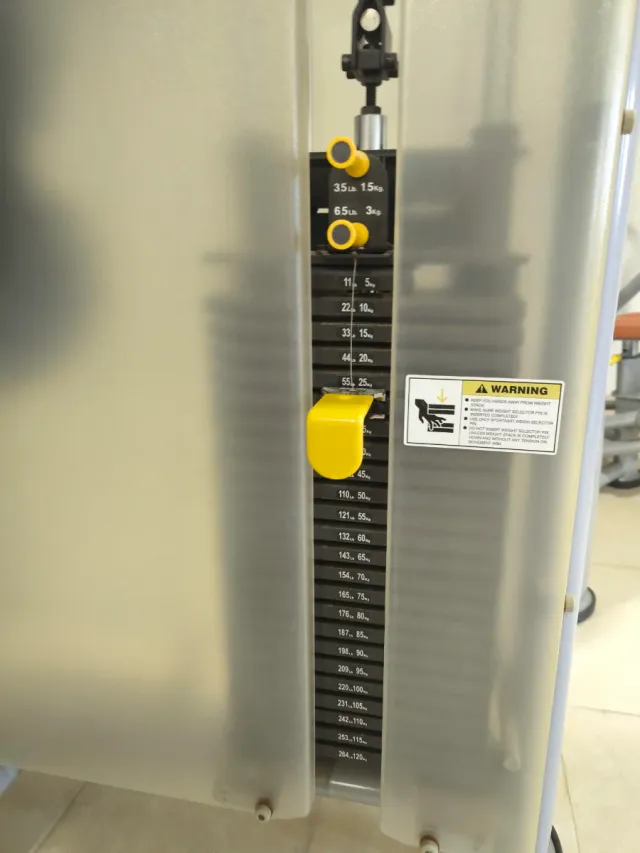 Máquinas gimnasio abdominal