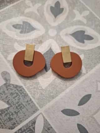 Pendientes Parfois marrones y dorados
