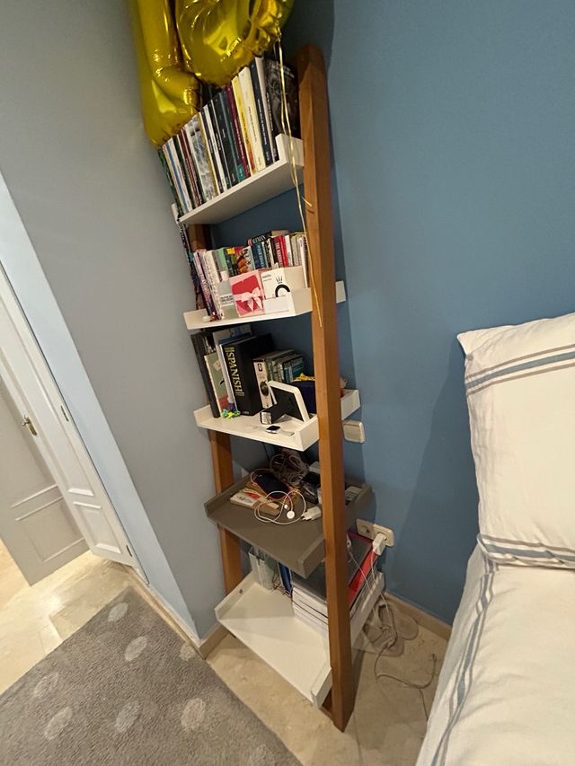 Dos estantería de pared madera y plástico