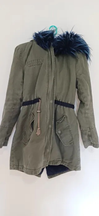 Parka verde militar con capucha