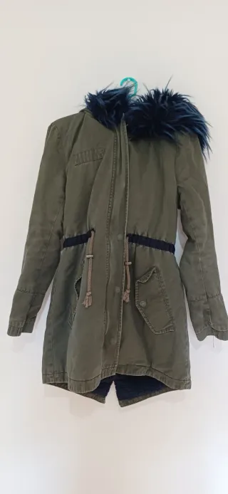 Parka verde militar con capucha