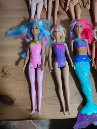 Lote 8 Muñecas Barbie y Similares