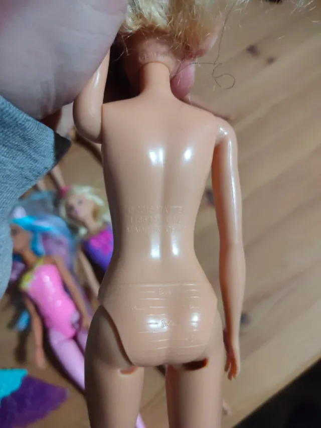 Lote 8 Muñecas Barbie y Similares