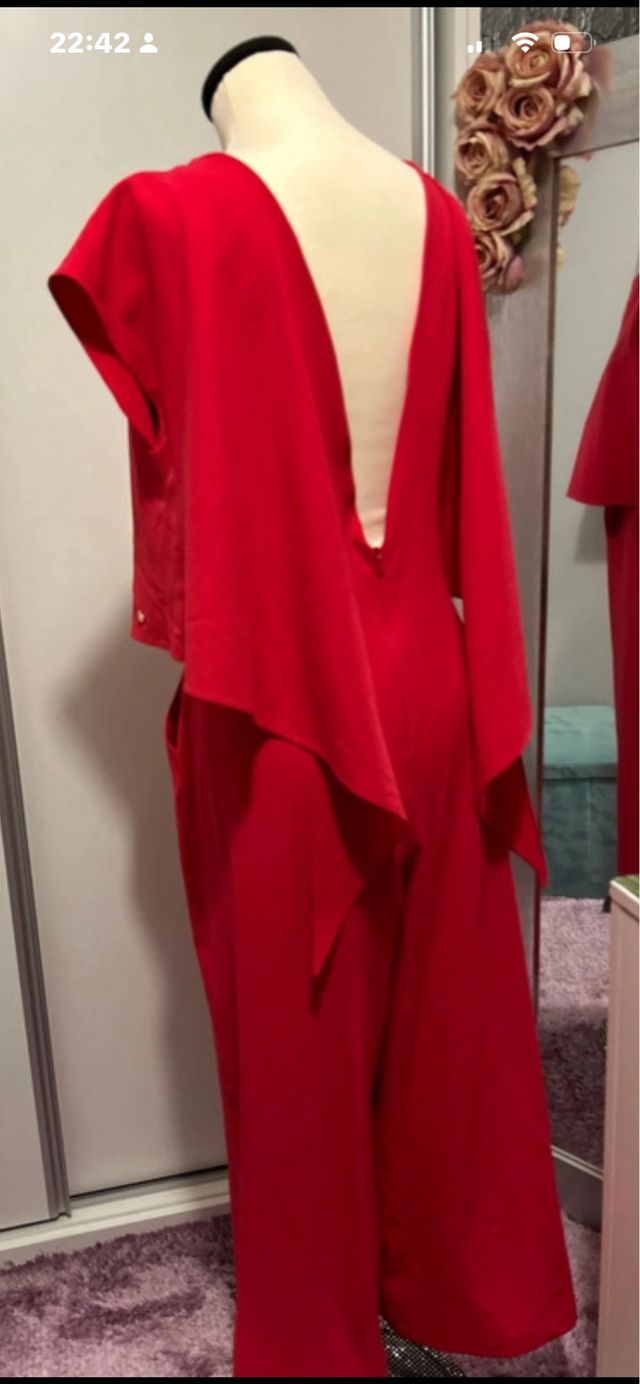 Macacão vermelho elegante tamanho L