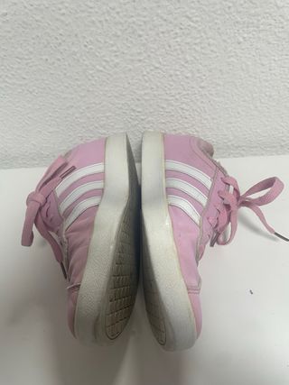 Zapatillas Adidas rosas y blancas
