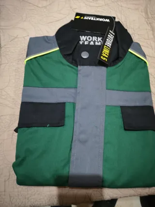 Lote Ropa Trabajo: 8 Polos, 4 Pantalones, 1 Cazad