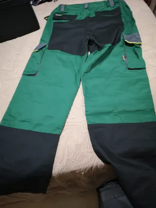 Lote Ropa Trabajo: 8 Polos, 4 Pantalones, 1 Cazad