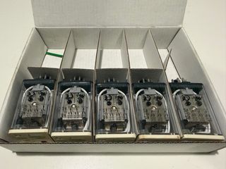 Lote 5 Relés Universal 220V Schneider Electric