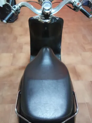 Moto Aprilia Custom 50cc Negra