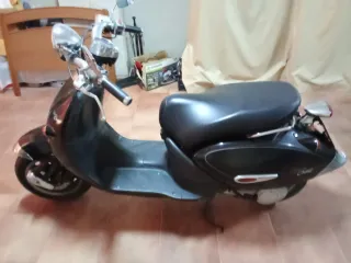 Moto Aprilia Custom 50cc Negra