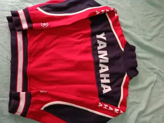 Chaqueta deportiva Yamaha Roja y Azul