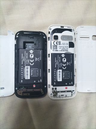 2 Telefoni mobili Alcatel + caricatore originale