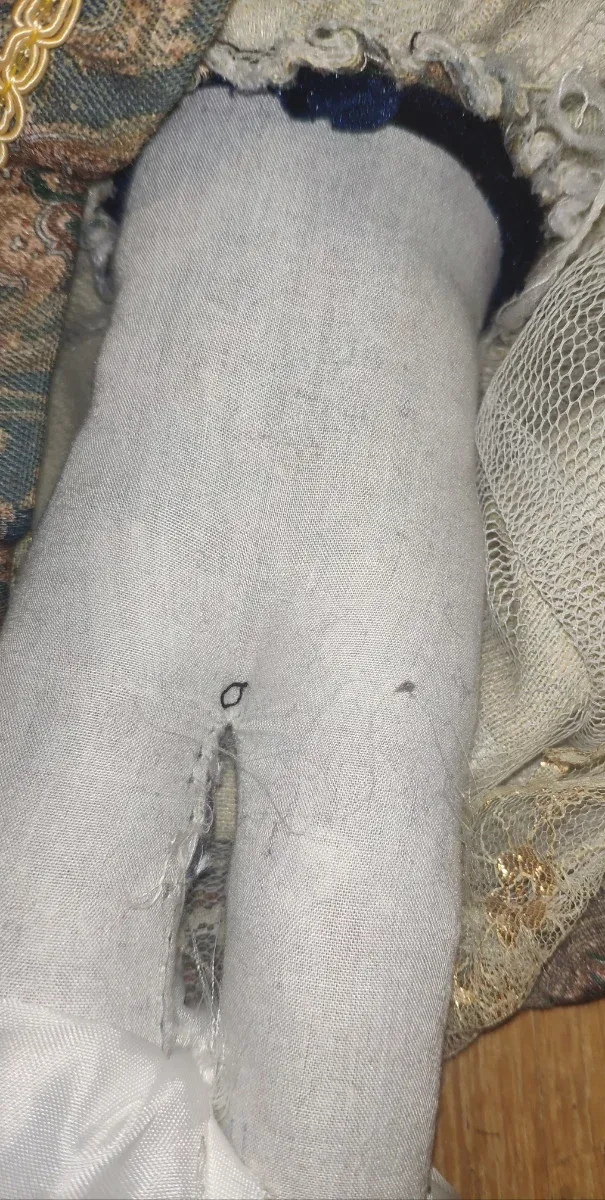 Muñeca antigua estilo victoriano