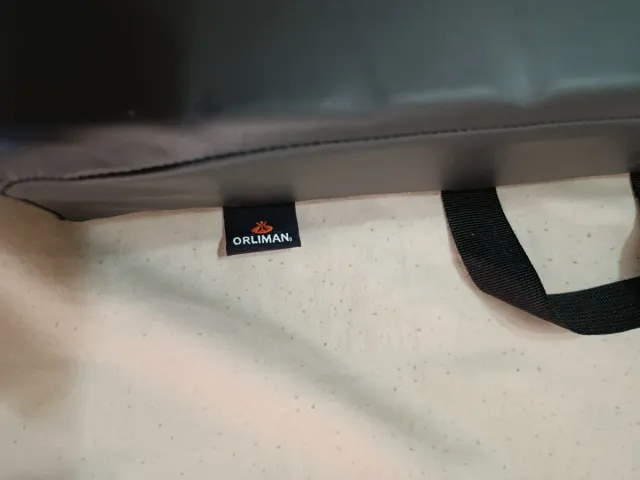 Cojín para silla de ruedas gris