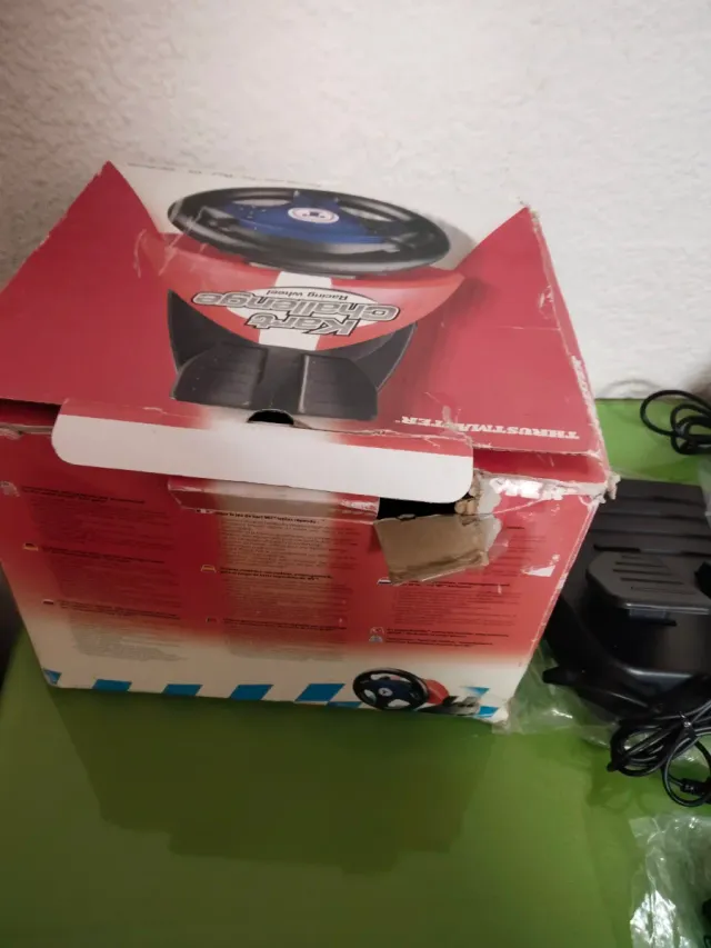 Volante y pedales Thrustmaste Kart Challenge
