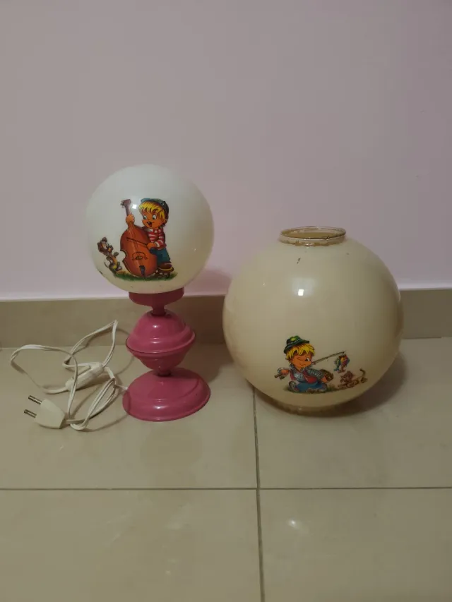 Lámpara de mesa infantil