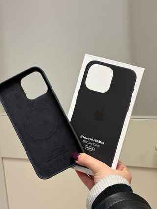Cover MagSafe per iPhone 16 Pro Max
