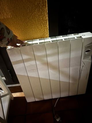 Radiador blanco de metal