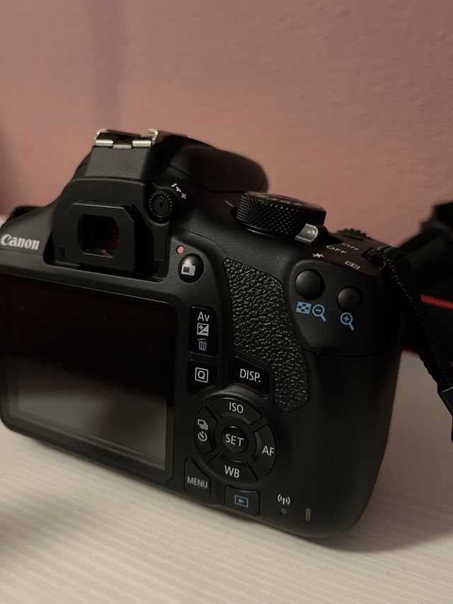 Cámara Canon EOS 1300D + Lente 18-55mm