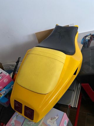 Ducati 748 acabado R  Amarilla Restaurada