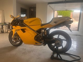 Ducati 748 acabado R  Amarilla Restaurada