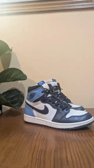 Nike Air Jordan 1 High Obsidiana Talla 42