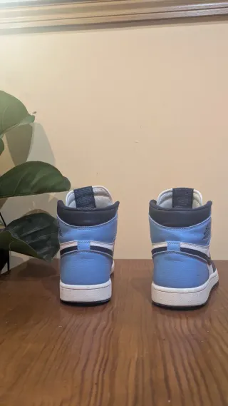 Nike Air Jordan 1 High Obsidiana Talla 42