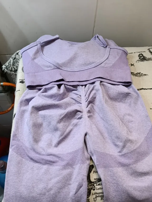 Conjunto deportivo lila talla única