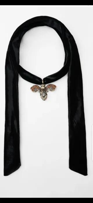 Conjunto collar y pendientes abeja Zara