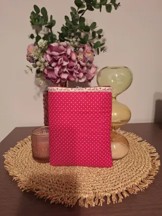Funda para ebook con diseño de vestido