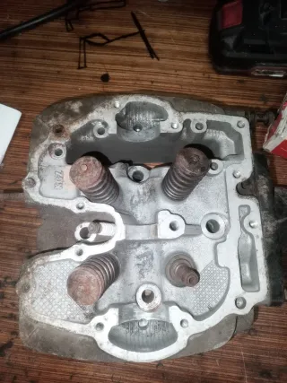 Culata XR250 para reparar