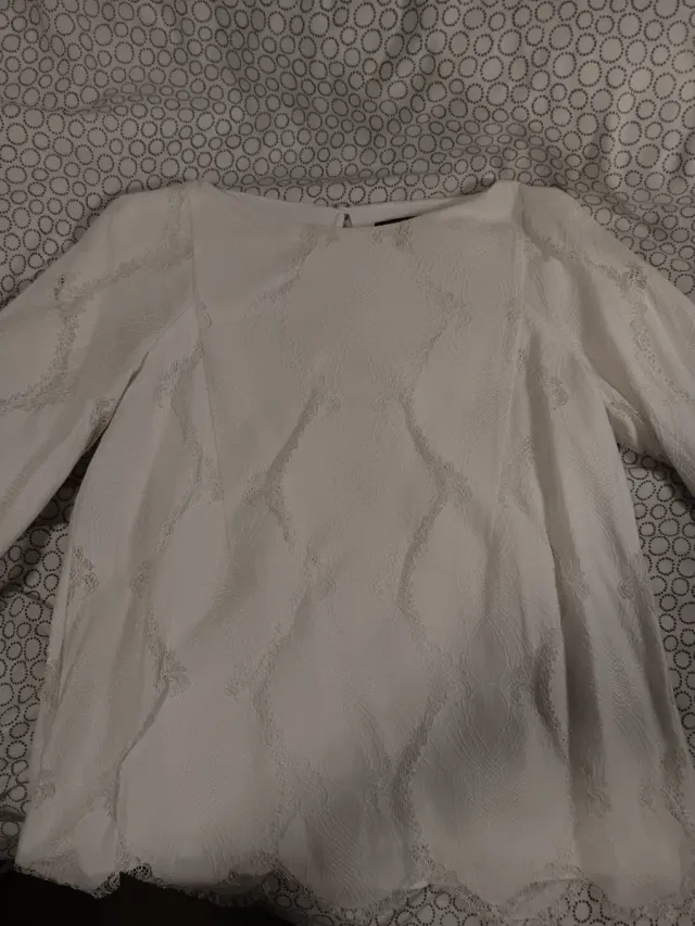 Camisa blanca de manga larga