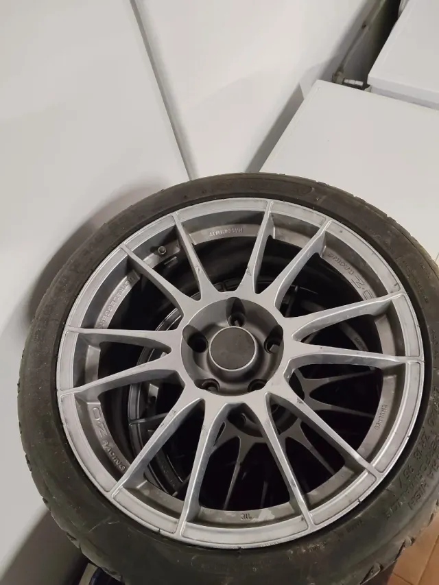 1 Llanta 18 OZ Racing BMW