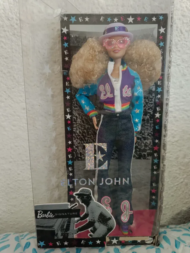 Barbie Elton John Firma