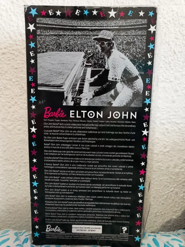 Barbie Elton John Firma