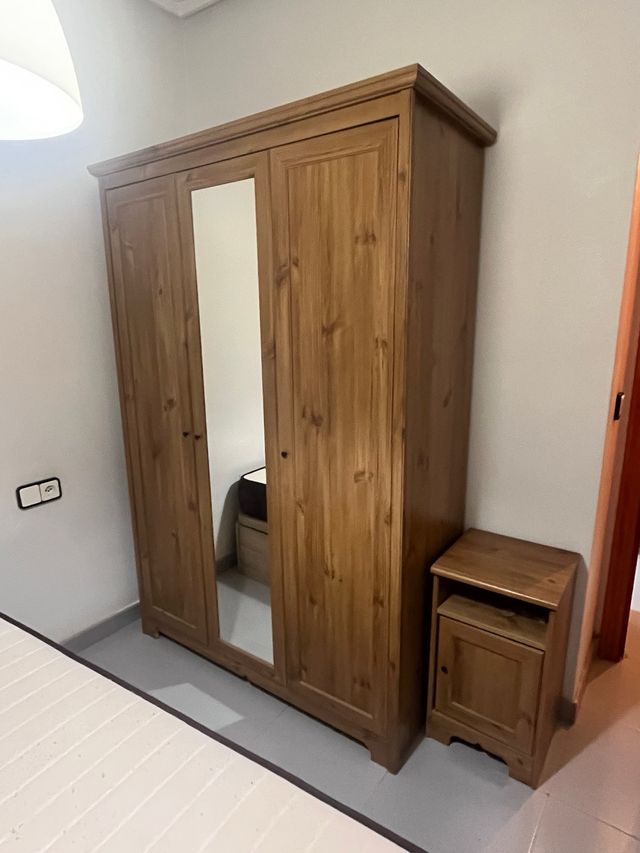 Set Armadio e 2 Comodini in Legno