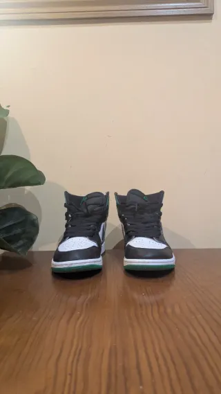 Nike Air Jordan 1 High Lucky Green Talla 42