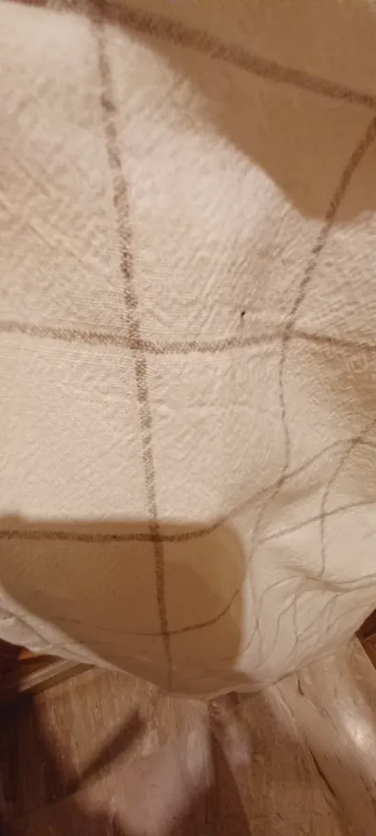 Falda de cuadros blanca y gris