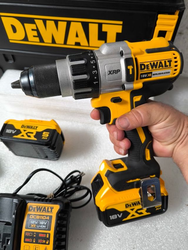 Taladro Percutor DeWalt DCD996 + Baterías y Cargad