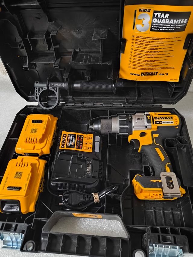 Taladro Percutor DeWalt DCD996 + Baterías y Cargad
