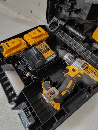 Taladro Percutor DeWalt DCD996 + Baterías y Cargad