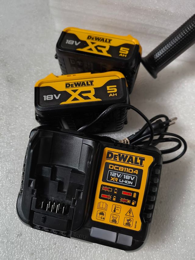 Taladro Percutor DeWalt DCD996 + Baterías y Cargad