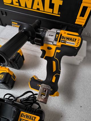 Taladro Percutor DeWalt DCD996 + Baterías y Cargad