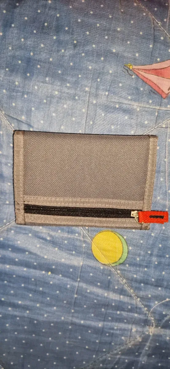 Cartera Oxbow gris y multicolor