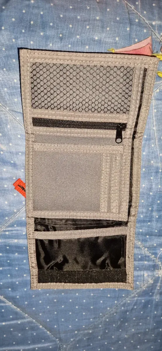 Cartera Oxbow gris y multicolor