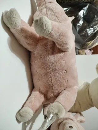 Peluche di maialino e agnello