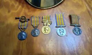 Casco Bomberos Francés Antiguo y Medallas