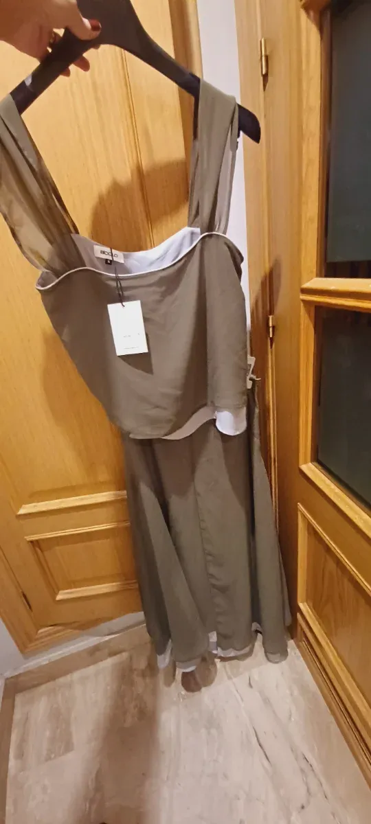 Conjunto falda y top verde y gris claro